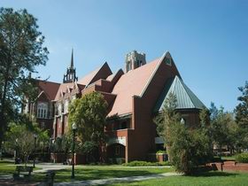 塔夫塔夫及塔夫茨大学：美国著名私立研究型大学
